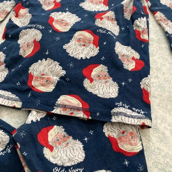 🎅🏻Santa Claus Kids Pajamas - Blue
Size:10 - Picture 6 of 9
